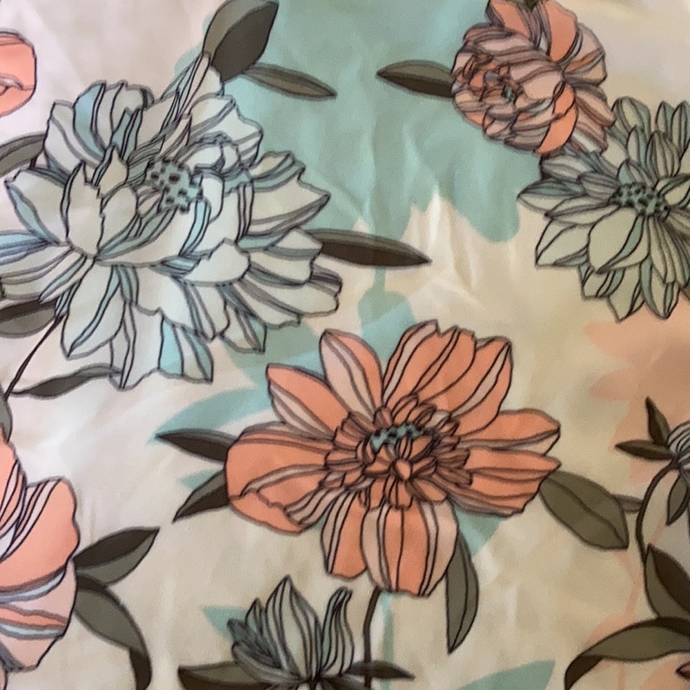 Flowery blouse - Picture 3 of 4